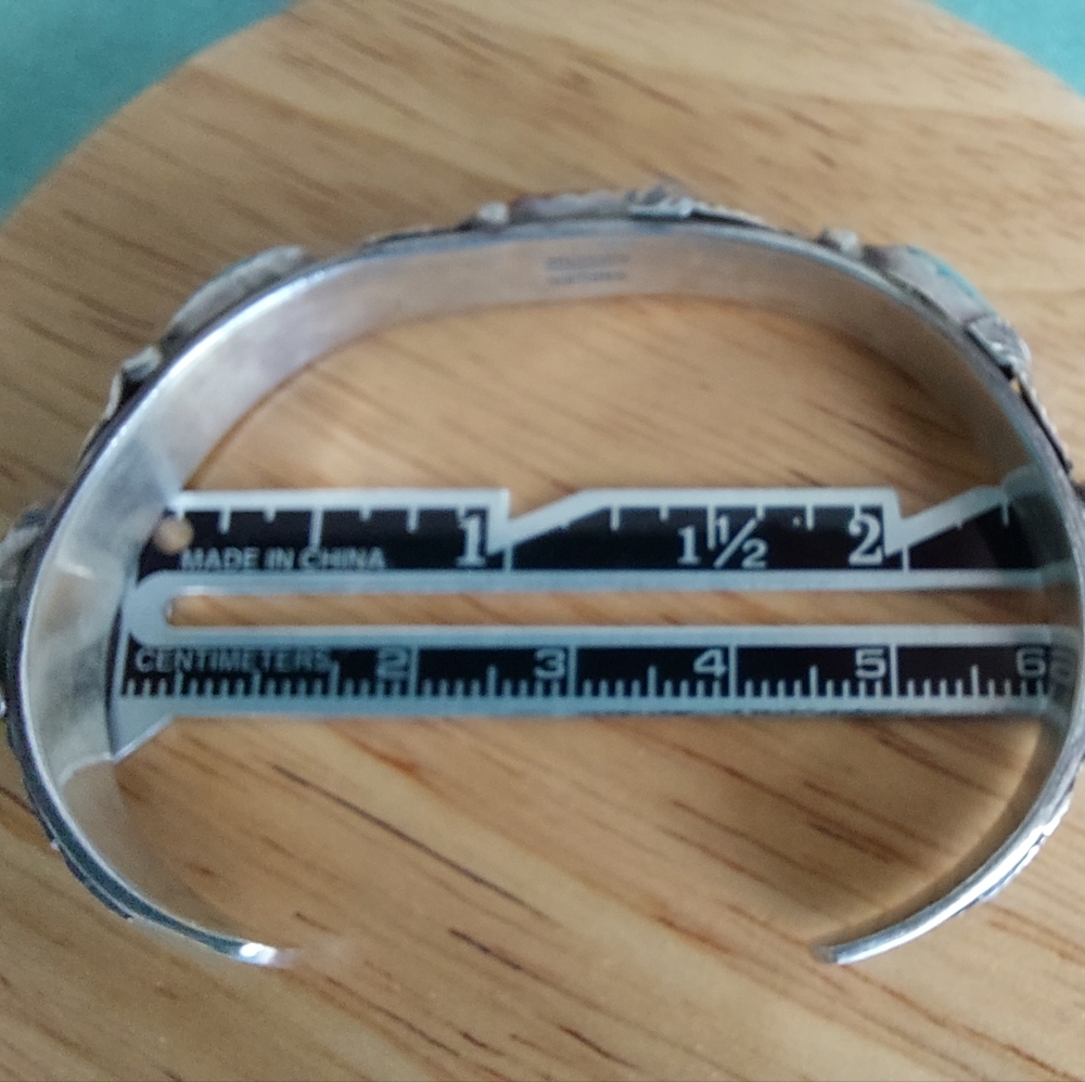 Bracelet-Simplicio Sterling Turquoise and RED Coral. 1/2" wide open cuff - Picture 7 of 7